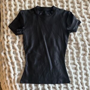 Skims short sleeve metallic t shirt